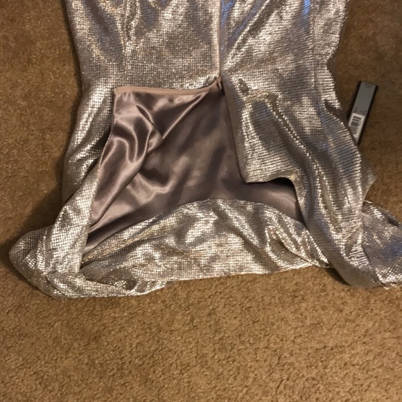 Tahari woman’s evening dress Silver Powder Sz 6p w tags - Picture 3 of 6